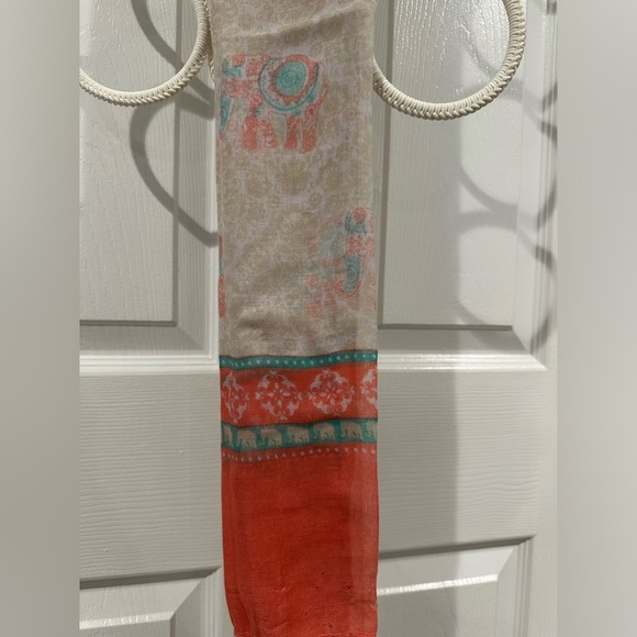 Assorted scarves - Picture 3 of 7